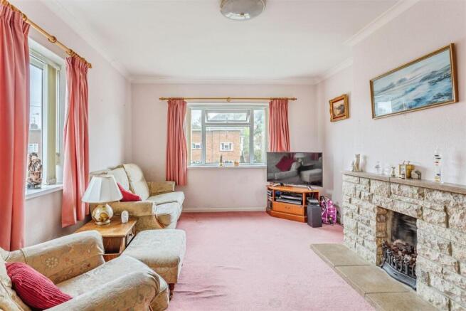 Living Room1.jpg