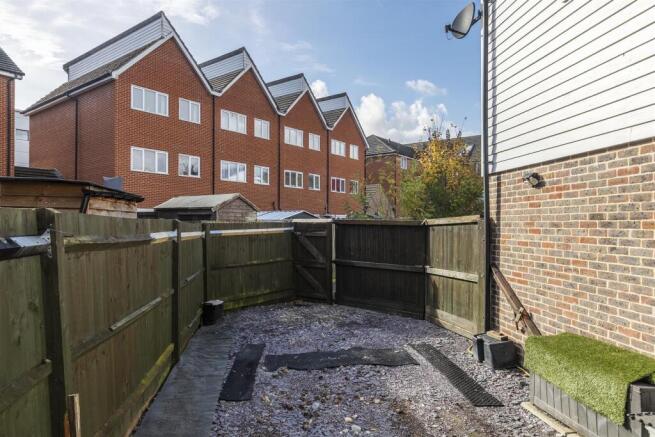 20 George Stewart Ave-01 copie.jpg