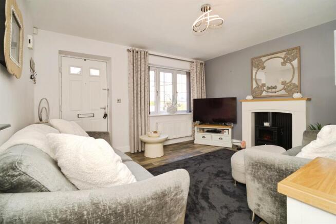 2 bed Semi-Detached for sale Image 4
