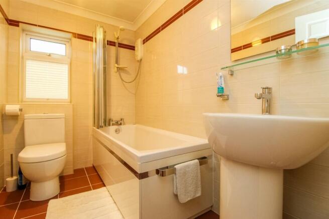 BATHROOM/W.C.