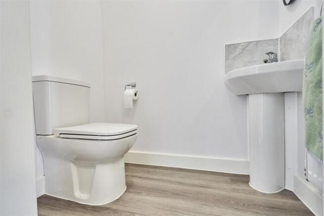DownstairsWC-002.jpg