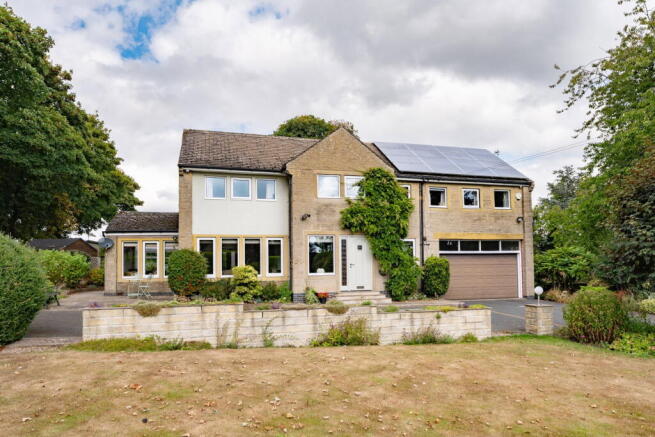 5 bed Detached for sale Image 5