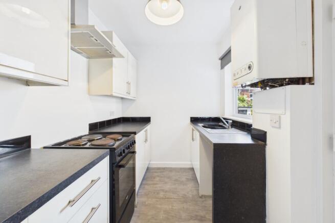 3 bed Terraced to rent Image 5