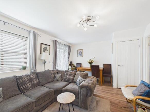 3 bed Terraced for sale Image 6