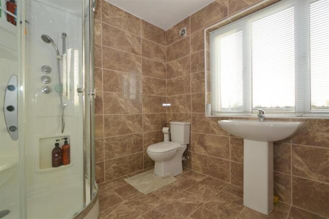main bathroom.jpg