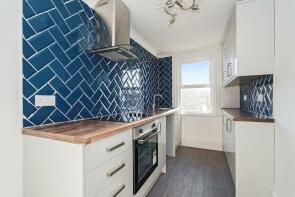 Flat 6, Sandringham Court, Chandos Square, Broadstairs CT10 1QN