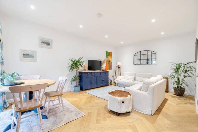 2 bed Semi-Detached for sale Image 7