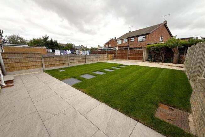 3 bed House to rent Image 12