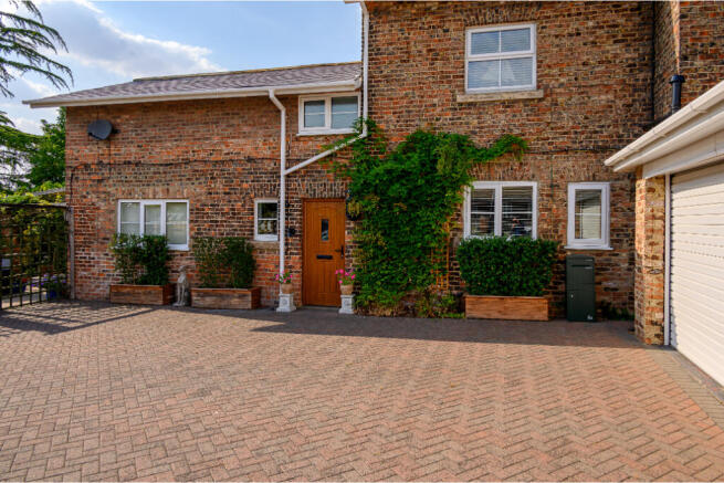4 bed Detached for sale Image 4