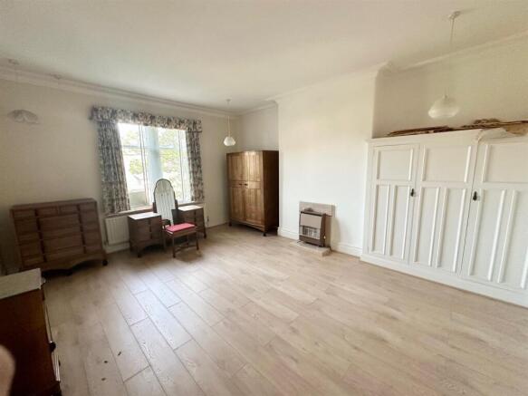 7 bed Semi-Detached for sale Image 9