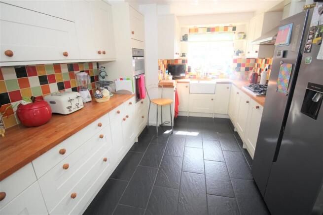 kitchen (2).JPG