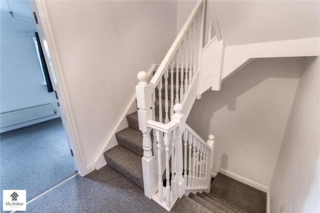 4 bed House for sale Image 5