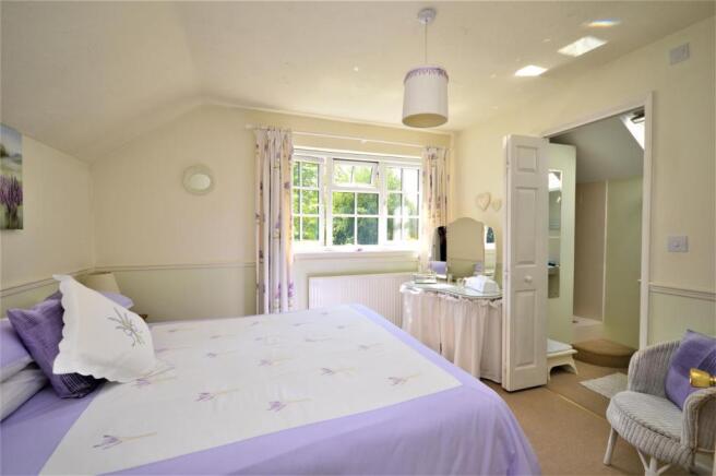 9 Bedroom 1 Bramble.JPG