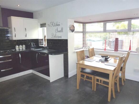 MODERN DINING KITCHE