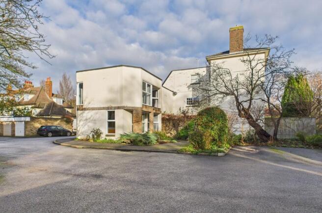 CAM02545G0-PR0554-STILL005