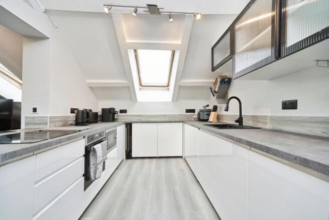 3 bed Penthouse for sale Image 9