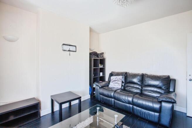 6 bed Semi-Detached for sale Image 5