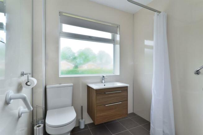 3 Rowland Close - (20).jpg