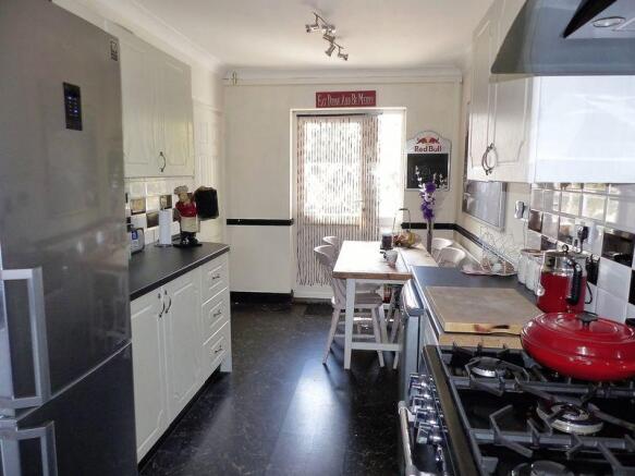 Kitchen / dine...