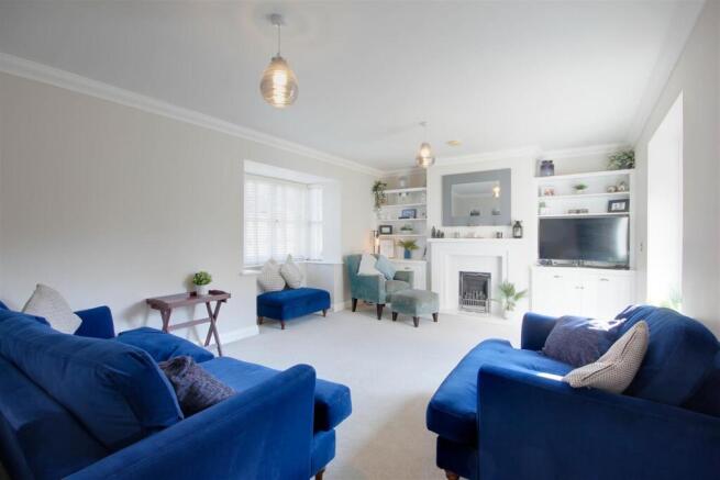 4 bed Detached for sale Image 4