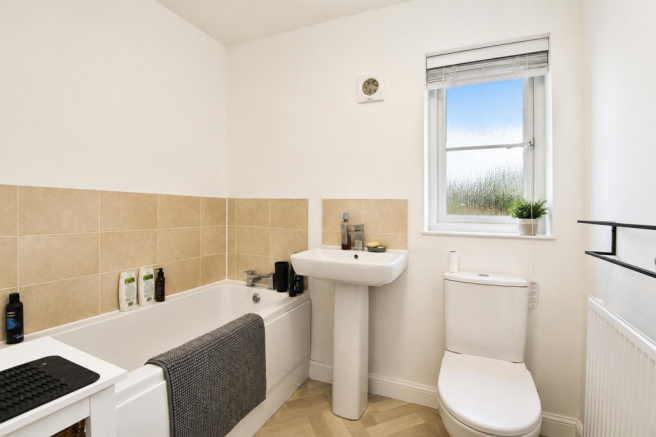 3 bed Semi-Detached for sale Image 11