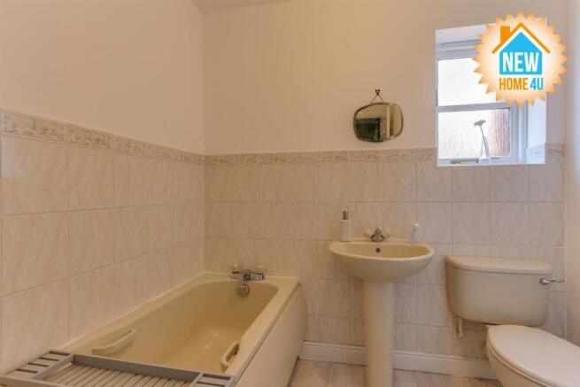 FAMILY BATHROOM: