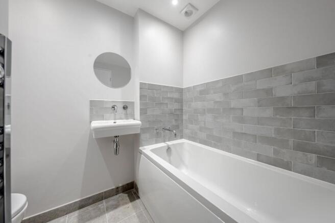 2 bed House to rent Image 11