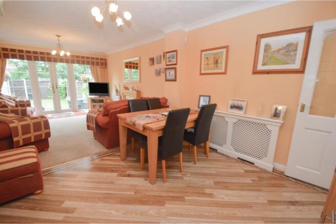 Lounge/Dining Room