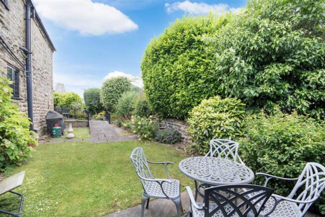 2 bed Semi-Detached for sale Image 9