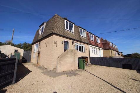 3 Bedroom semi detached house, Brooklands, Brinkworth