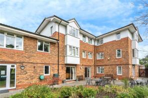 40, Cedar Court, Crockford Park Road, Addlestone KT15 2LQ