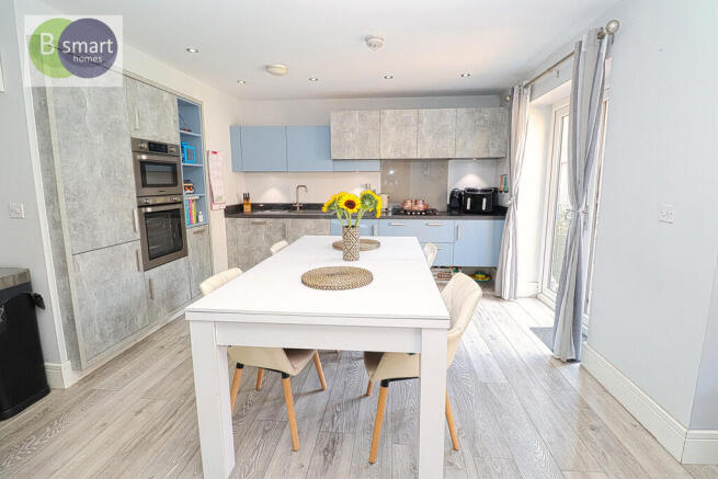 4 bed Detached for sale Image 6