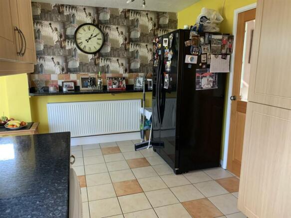 Kitchen2.jpg