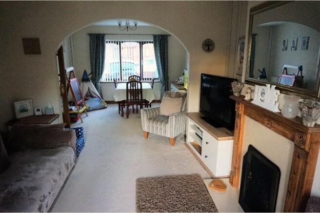Lounge/Dining Room