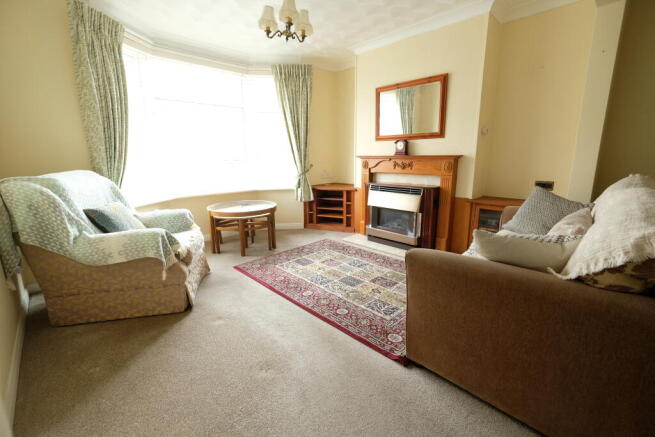 SITTING/DINING ROOM