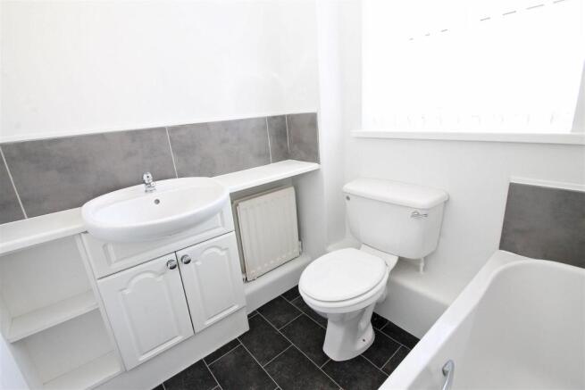 FAMILY BATHROOM/WC