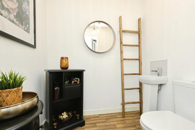 3 bed Detached for sale Image 7
