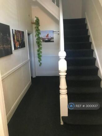Studio to rent Image 7