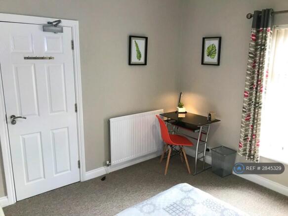 White Gloss Furniture, Xl Wardrobe, Drawers, Rail 