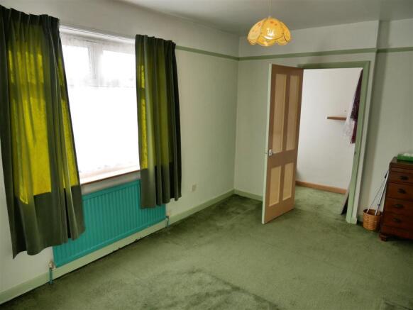 MASTER BEDROOM