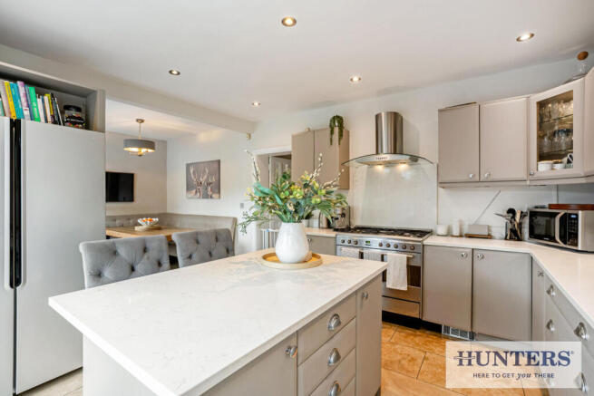 4 bed Detached for sale Image 4
