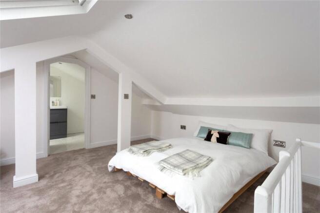 5 bed Terraced for sale Image 10