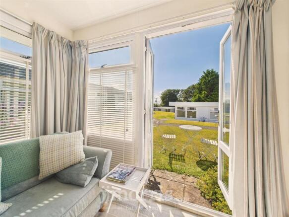 Lounge Area (Open Plan)