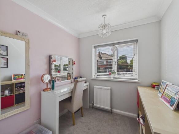 4 bed Semi-Detached for sale Image 11