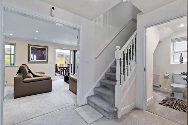4 bed Detached for sale Image 5