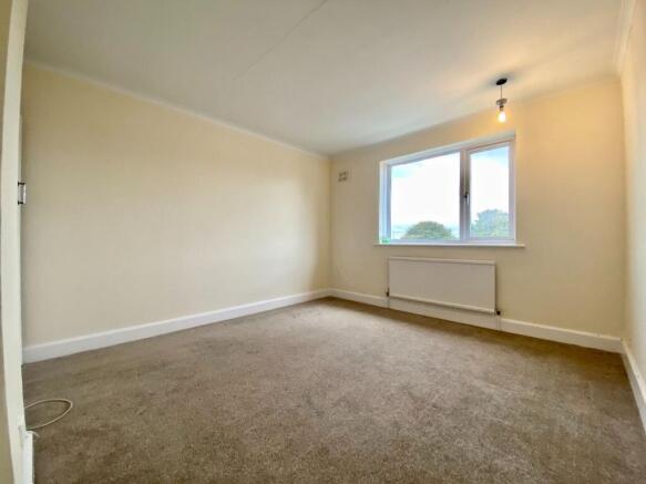 2 bed Flat to rent Image 9