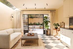Flat 5, 19, Munster Road, London SW6 4ER