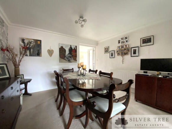 4 bed Detached for sale Image 5
