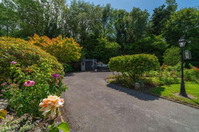 130 Badminton Road (47)