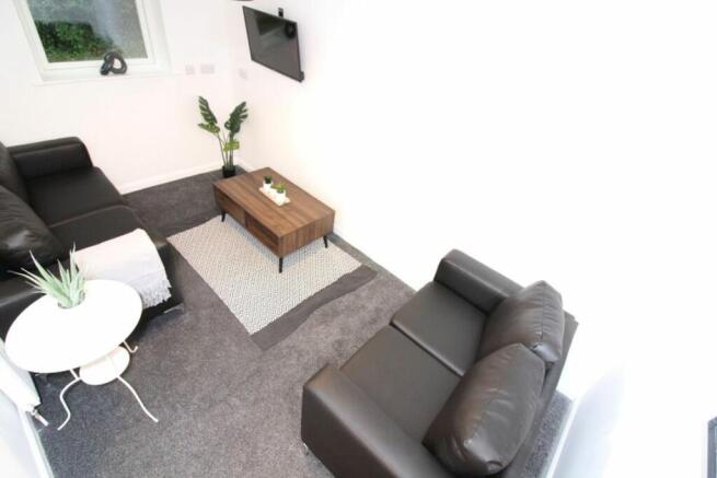 4 bed House Share to rent Image 6